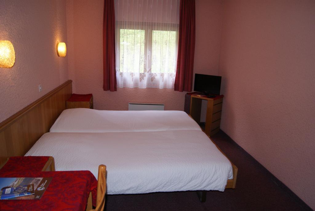 Hotel Restaurant Du Cret Bourg-Saint-Pierre Esterno foto