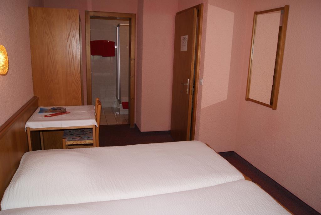 Hotel Restaurant Du Cret Bourg-Saint-Pierre Esterno foto