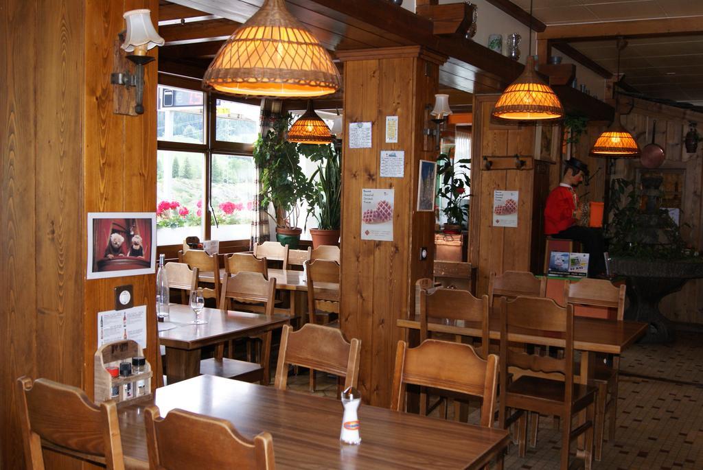 Hotel Restaurant Du Cret Bourg-Saint-Pierre Esterno foto