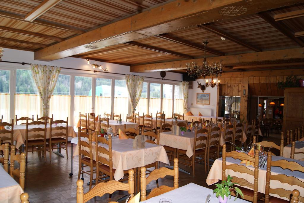 Hotel Restaurant Du Cret Bourg-Saint-Pierre Esterno foto