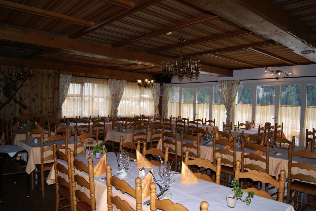 Hotel Restaurant Du Cret Bourg-Saint-Pierre Esterno foto